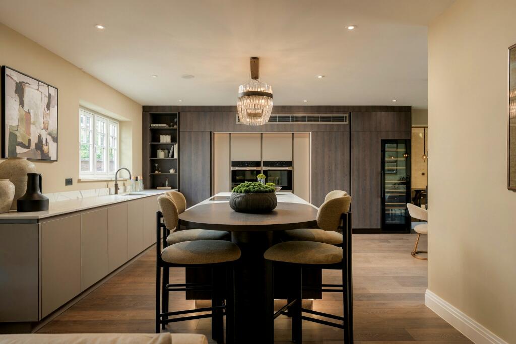 Kiln Lane, Bourne End, SL8 photo 3