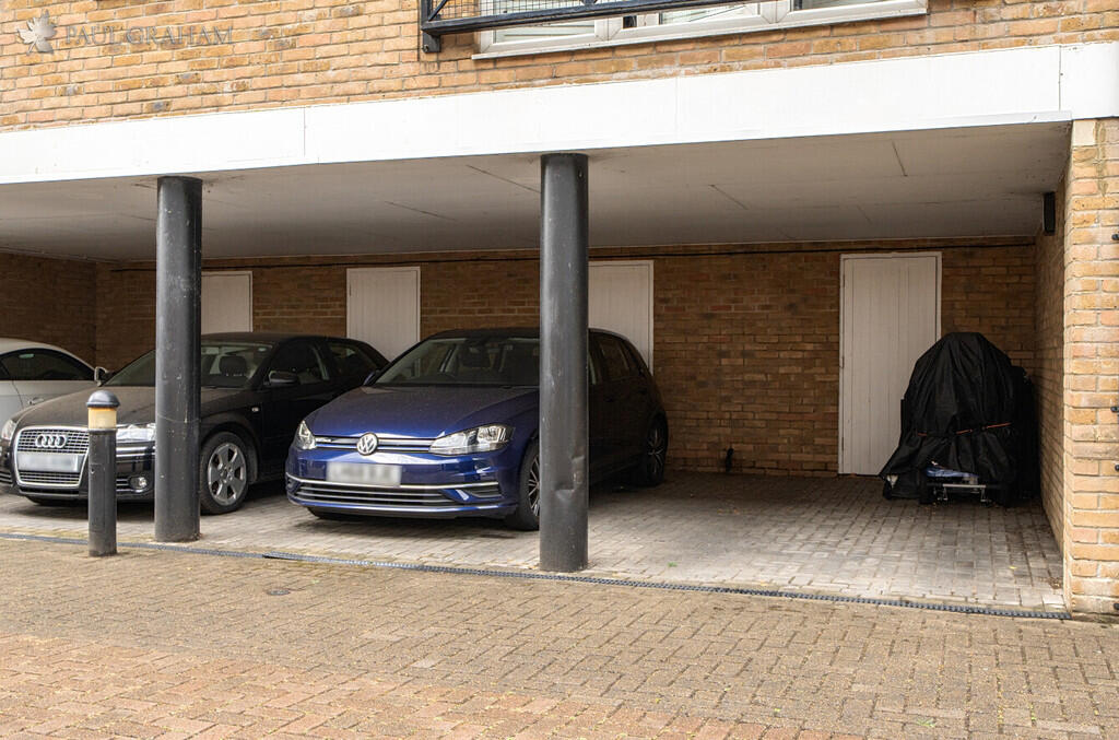 Apartment in Carshalton, The Wrythe - More