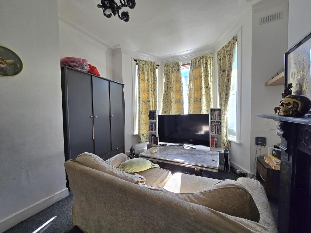 West Road, Shoeburyness, Southend-on-sea photo 3