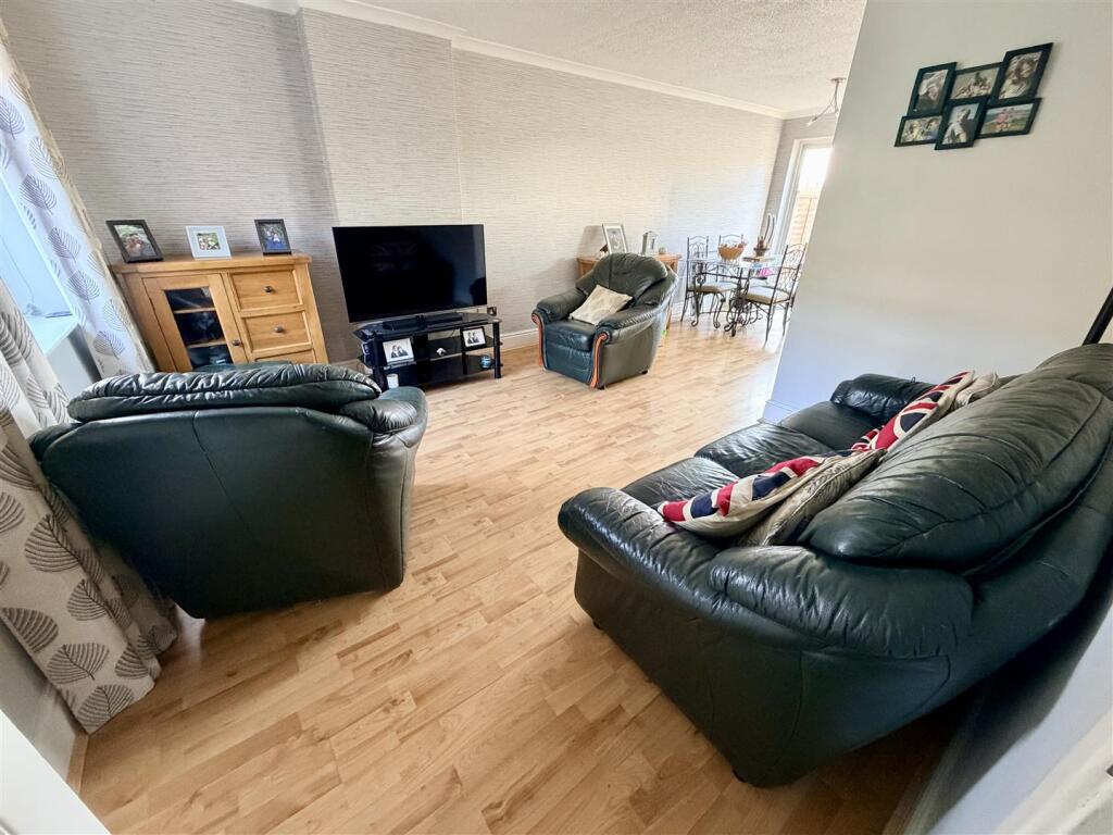 Salisbury Drive, Chapel End, Nuneaton photo 3