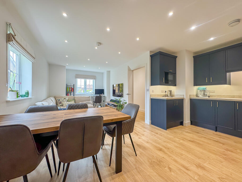 Apartment in Cambridge - View 5
