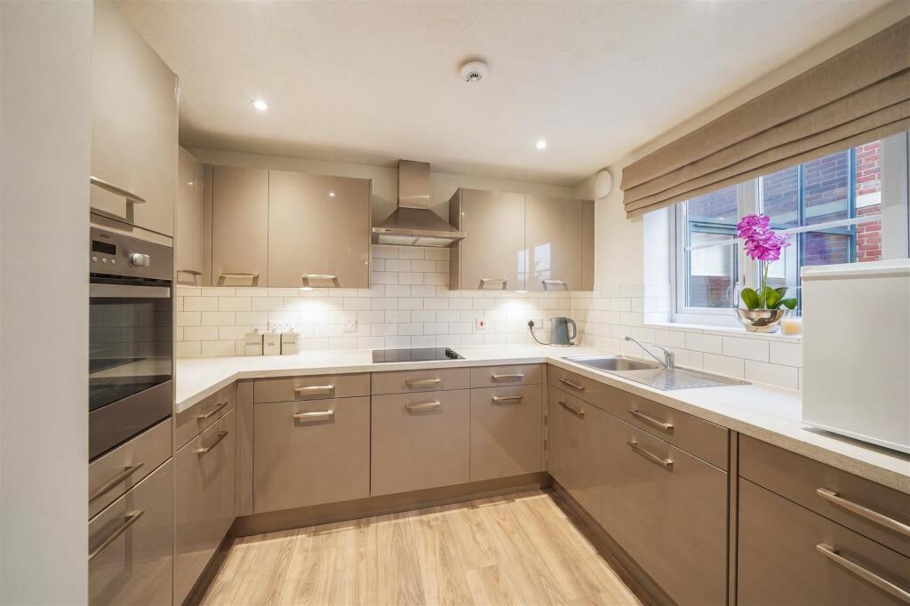 Apartment in Leeds - View 5