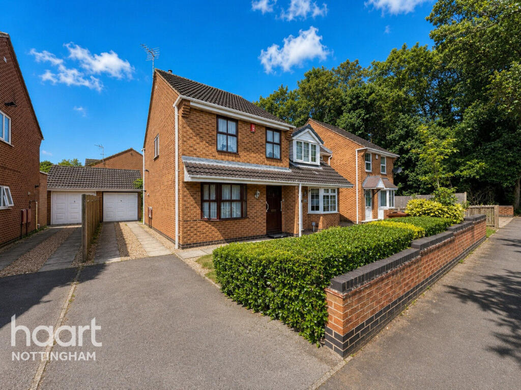 3-bed terraced on Lambourne Drive, Wollaton, £260,000