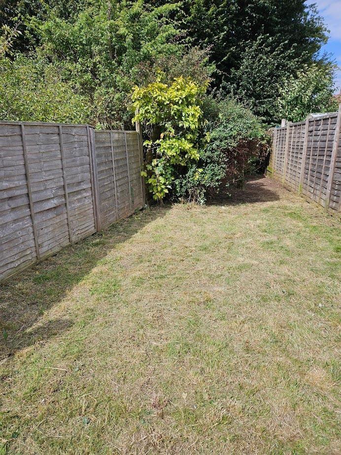 5 bedroom end of terrace house for rent
