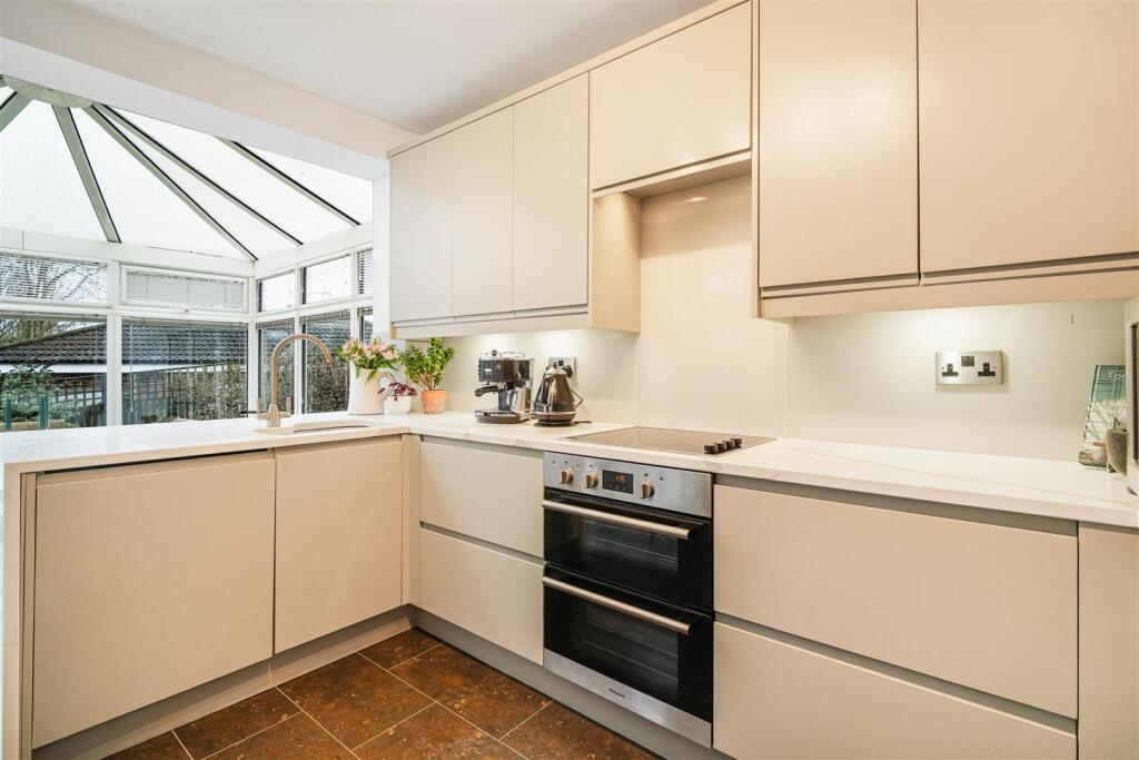 Additional image 15 of Hawthorn Crescent, Baildon, Shipley