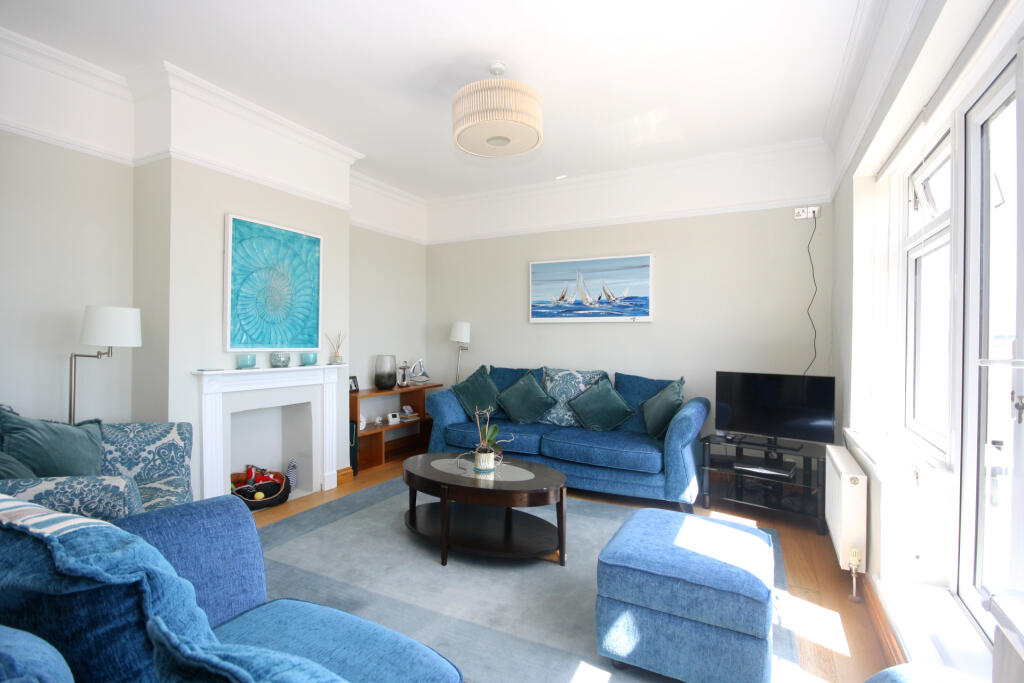 Hurst Road, Milford on Sea photo 4