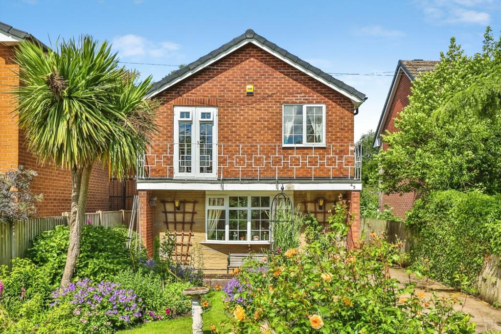 Main image of property: St. Marys Way, Hucknall, Nottingham, Nottinghamshire, NG15