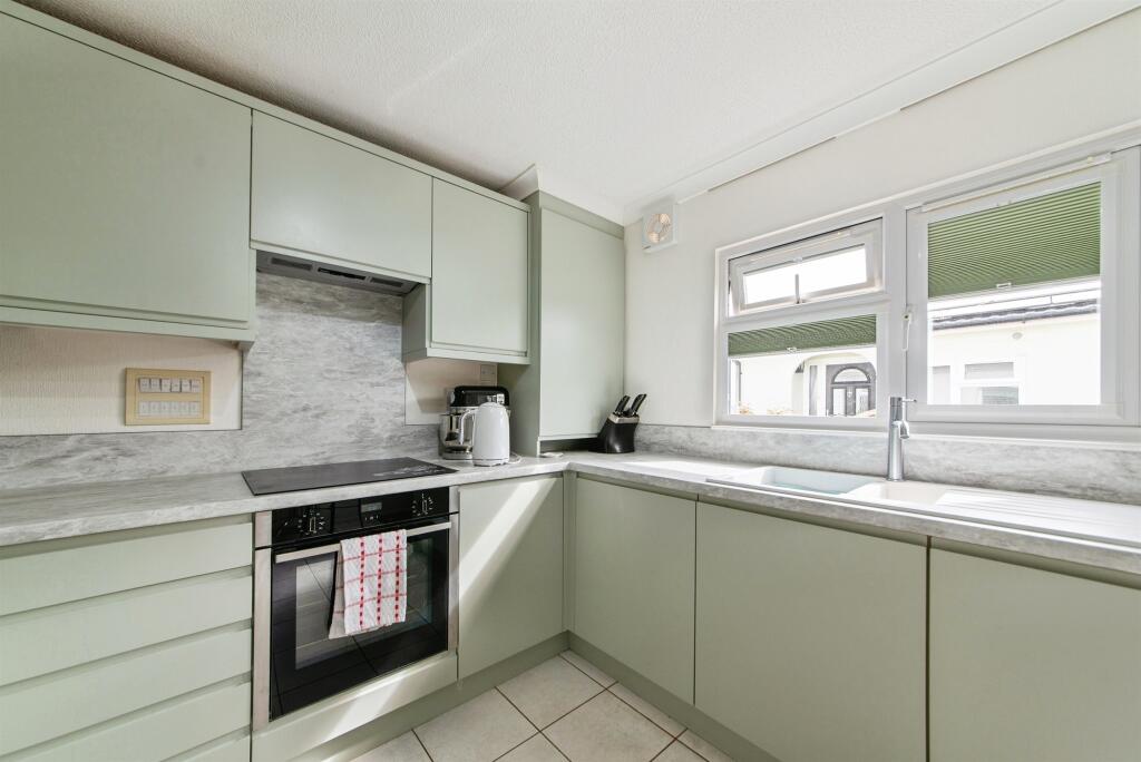 House in East Lindsey, Coningsby - View 3