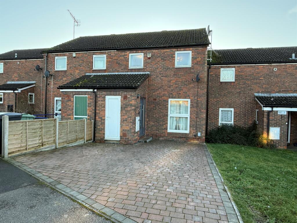 Main image of property: Meadow Way, Leighton Buzzard