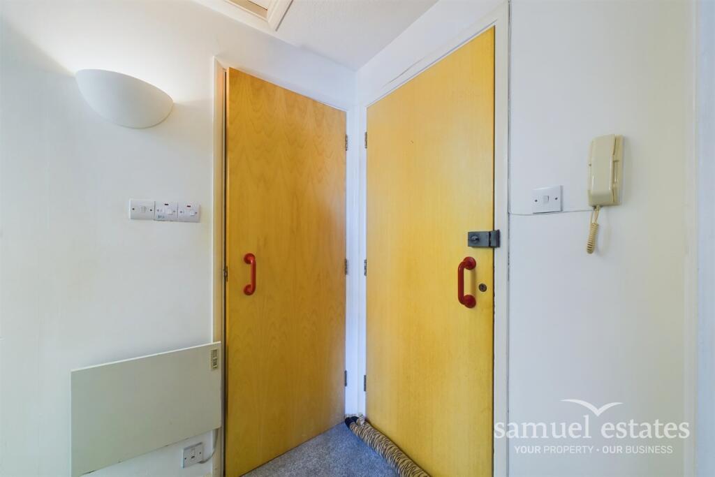 Apartment in London, Addiscombe - View 5