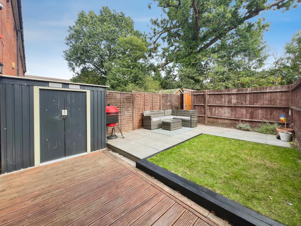House in Reading, Arborfield and Newland - More
