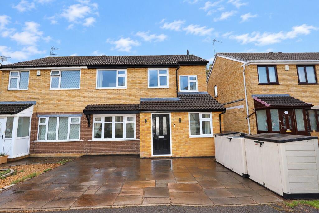 Warwick Close, Bury, BL8 1RT