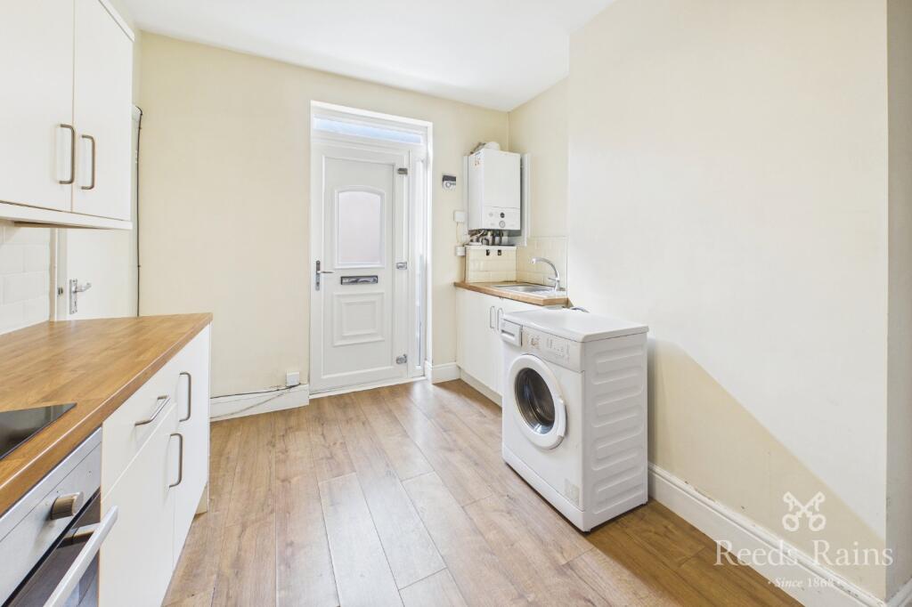 Apartment in Sheffield, Boulder Hill, Hillsborough - View 3
