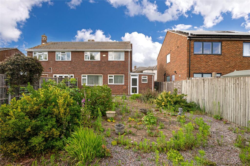 Princes Street, Toddington, Bedfordshire, LU5 photo 3