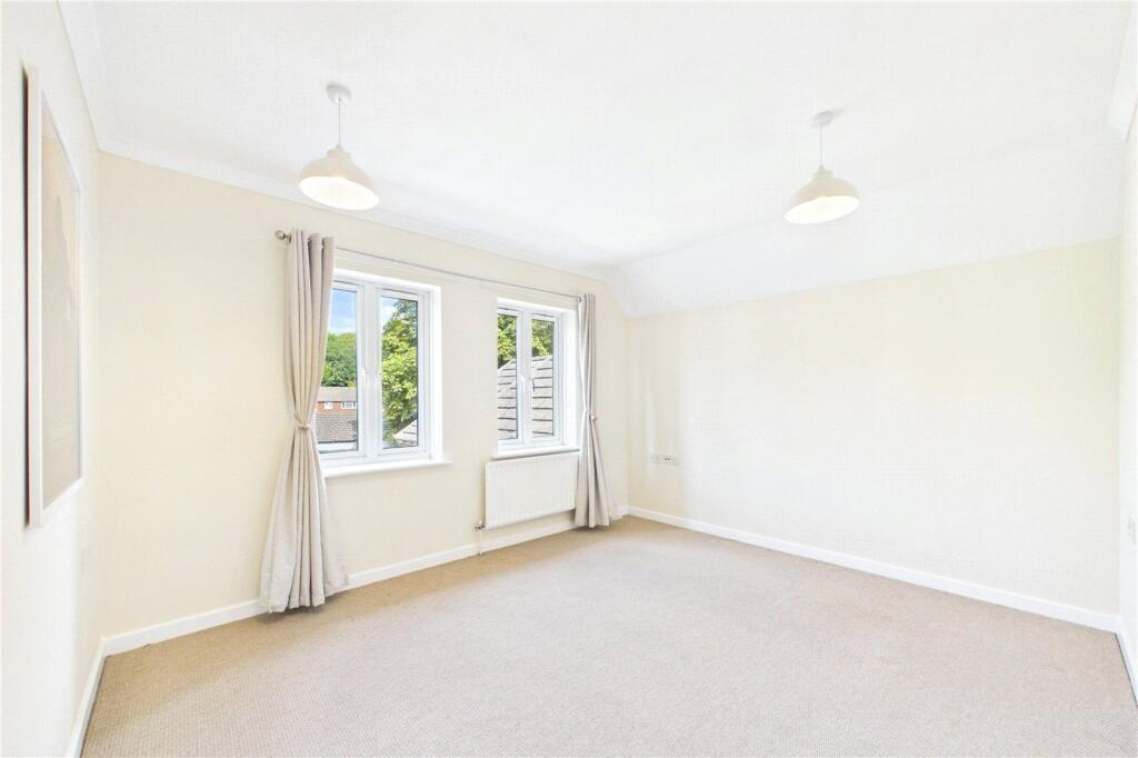 Apartment in Reading - View 3