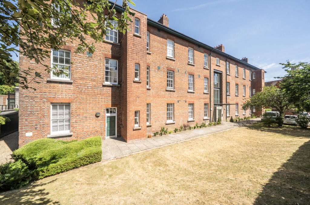 Main image of property: Mons Court, Winchester, Hampshire, SO23