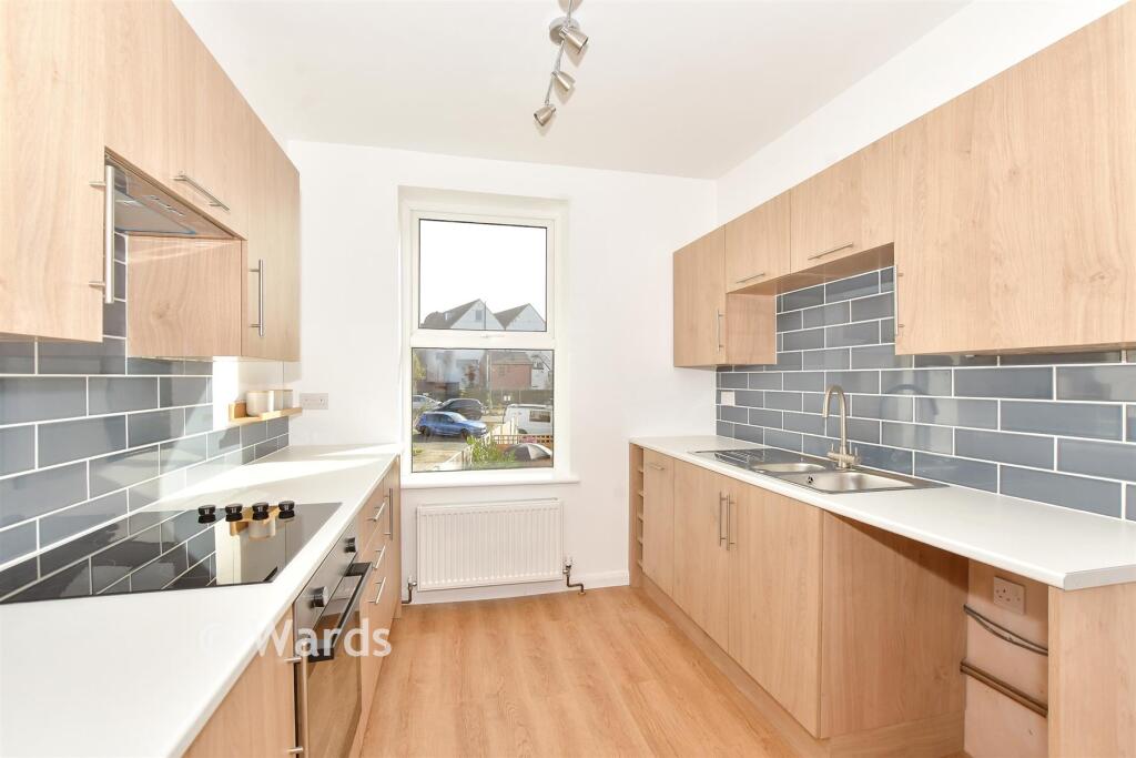 House in Folkestone, Cheriton - View 4