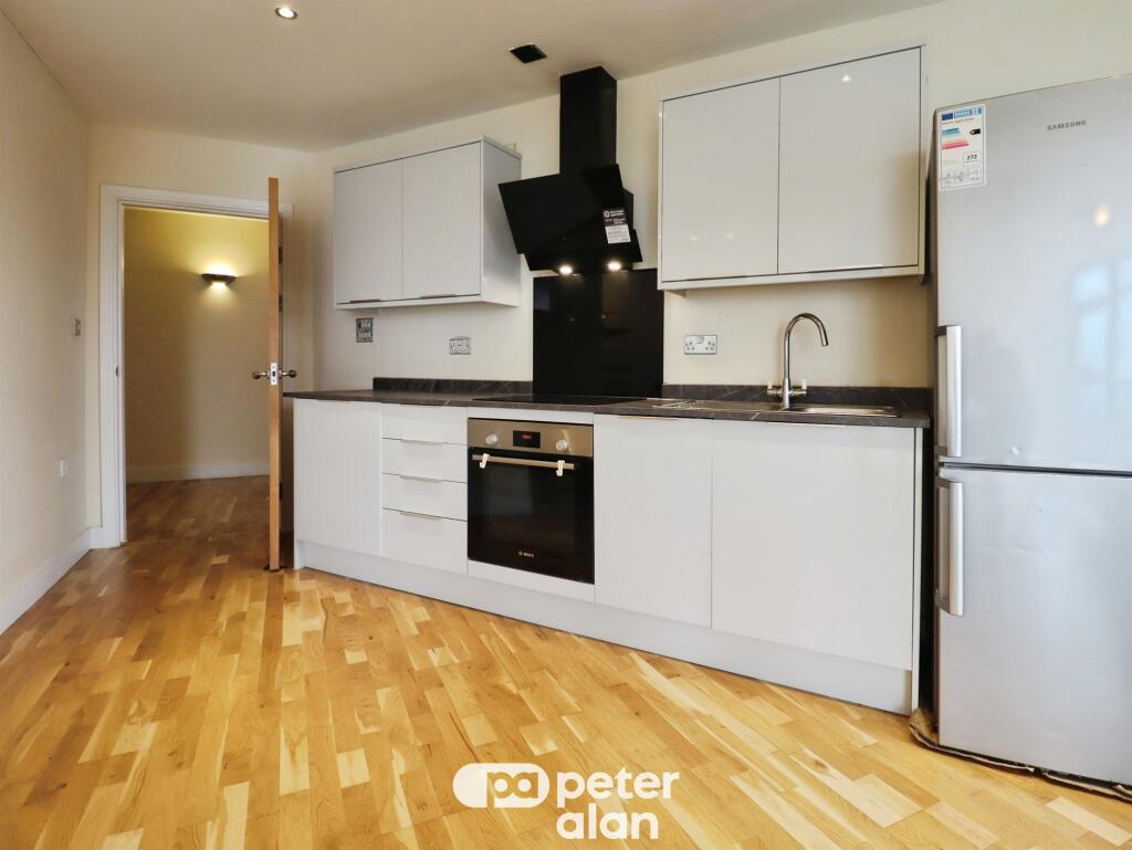 Apartment in Cardiff - More