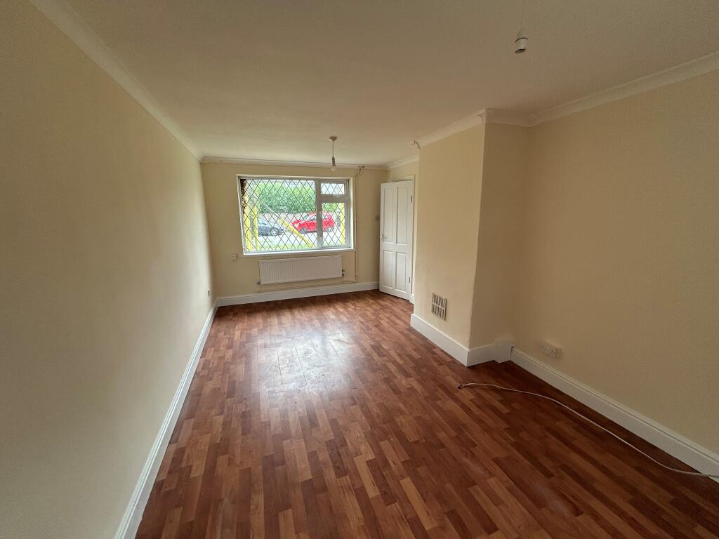 House in Southampton - More