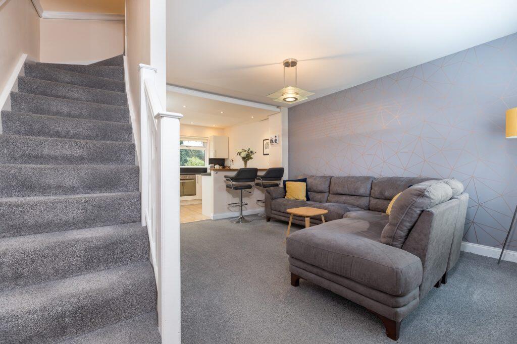 Ravenscraig Terrace, Priesthill photo 3