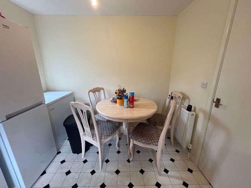 5 bedroom detached house for rent