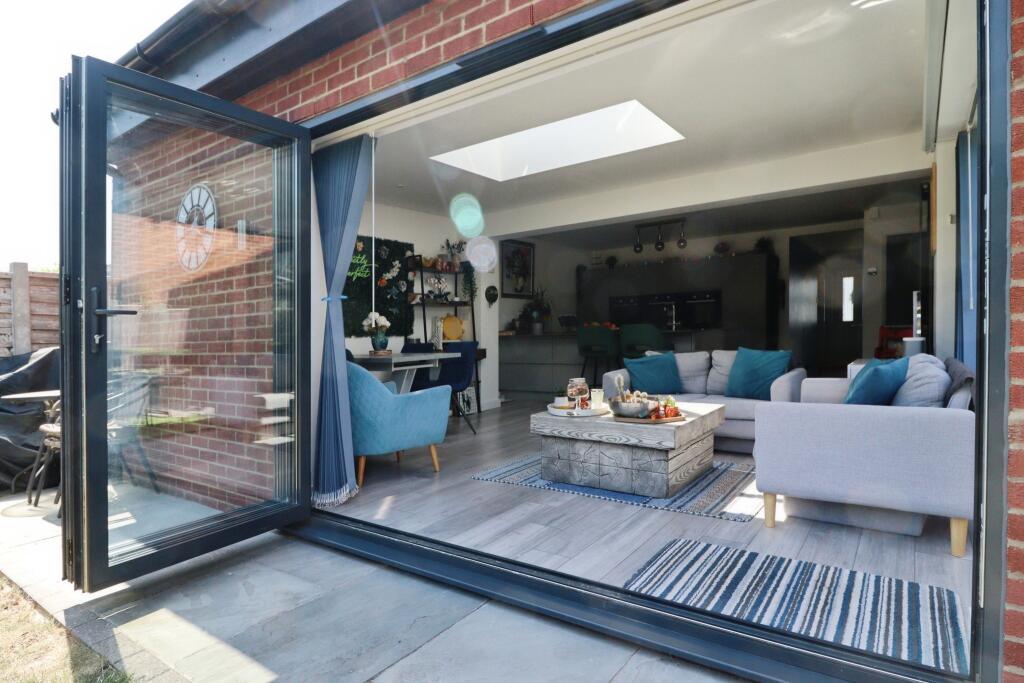 House in Maldon, Latchingdon - More