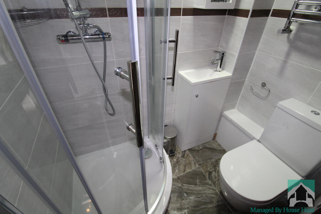 6 bedroom house for rent