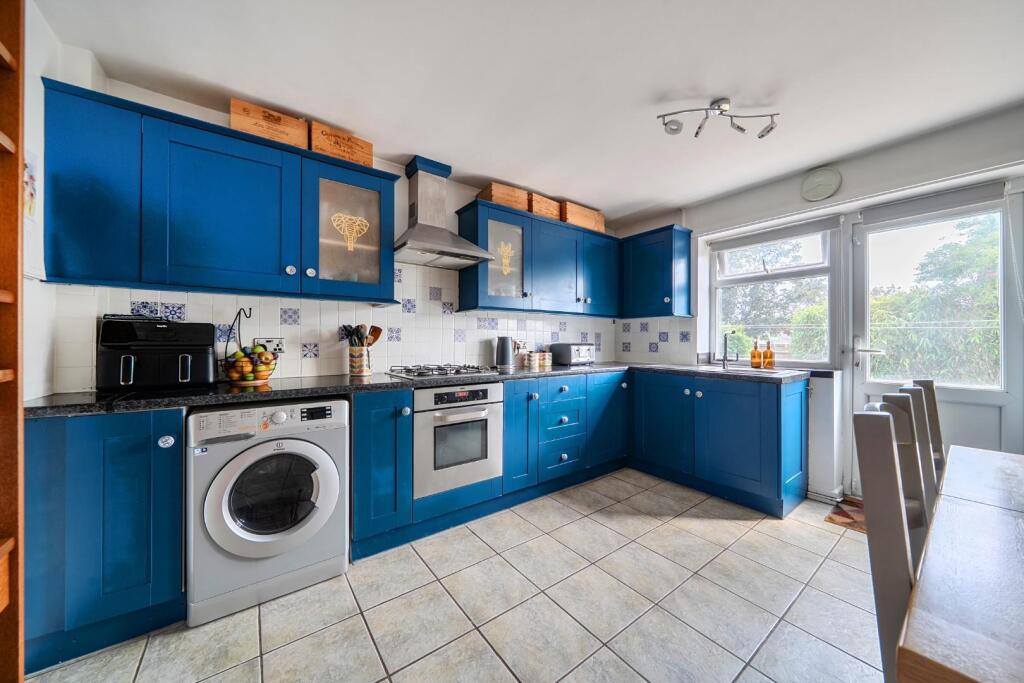 Furze Way, Waterlooville - View 5