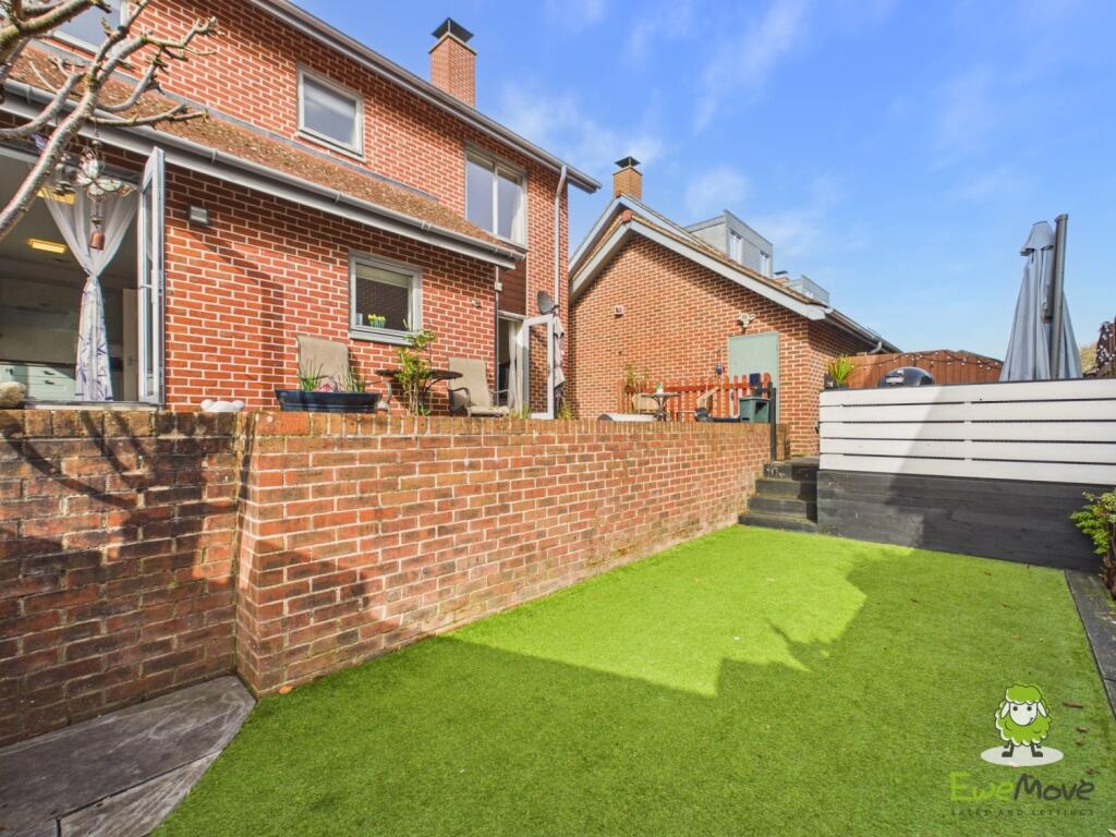 Mailing Way, Basingstoke, Hampshire, RG24 photo 4