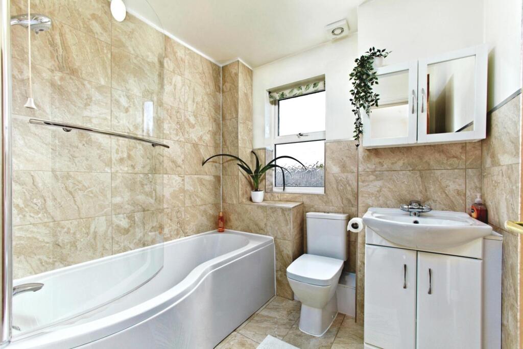 Apartment in Croydon - View 4