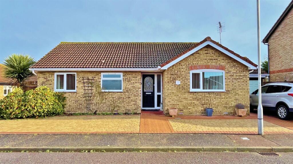 Main image of property: Keswick Close, Kirby Cross, Frinton-on-Sea