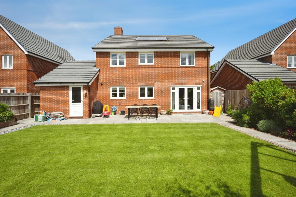 House in Hemel Hempstead, Longwick-cum-Ilmer - View 4