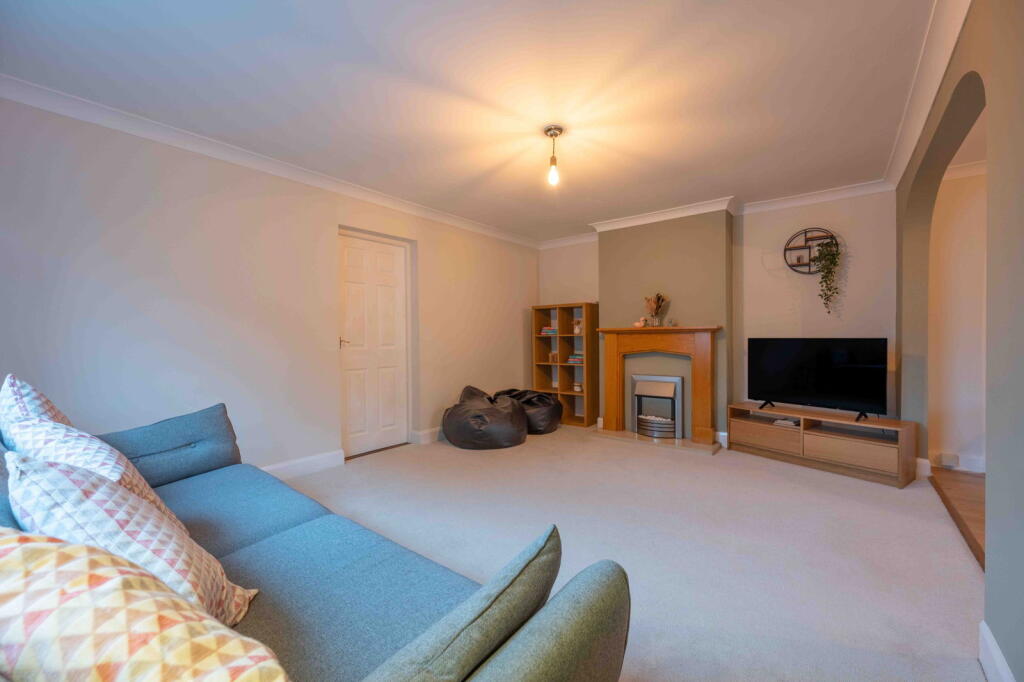 Beaulieu Road, Hamble, Southampton, SO31 photo 2