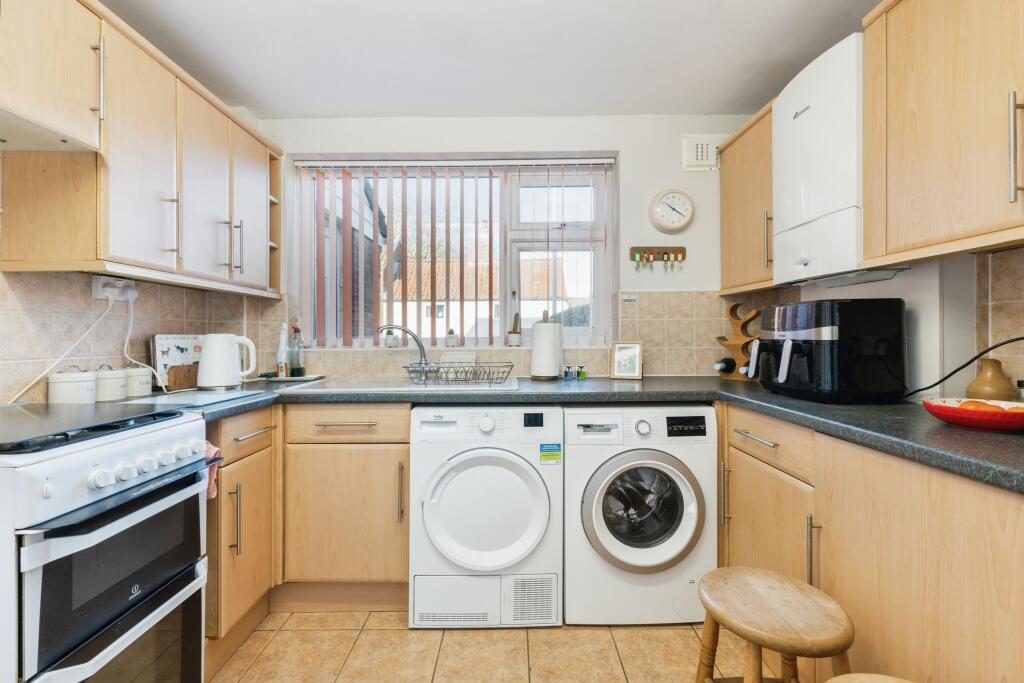 32 Pople Street photo 3
