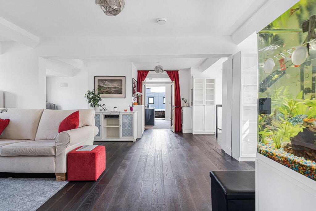 Main image of property: 15 Apsley Road, Plymouth, PL4 6AR
