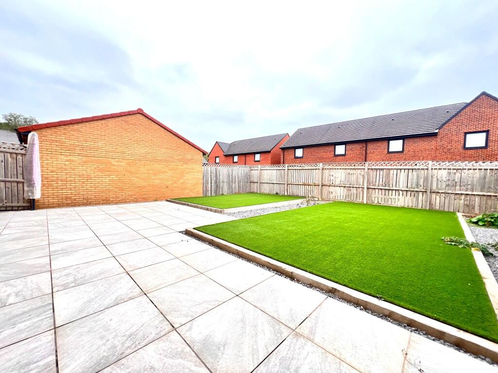 Cowslip Drive, Redcar, North Yorkshire, TS10 photo 4