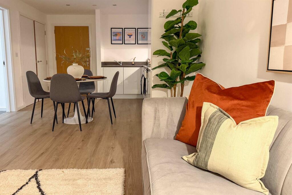 Apartment in Manchester - View 3