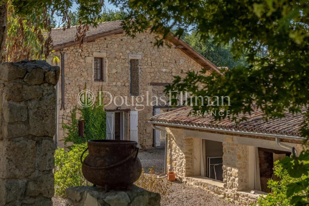 Main image of property: Aquitaine, Gironde, Bordeaux