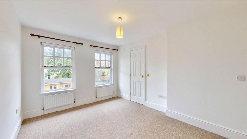 House in London - View 5