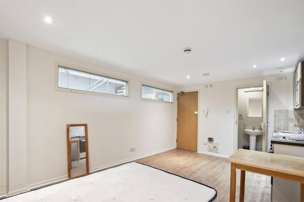Studio apartment for rent