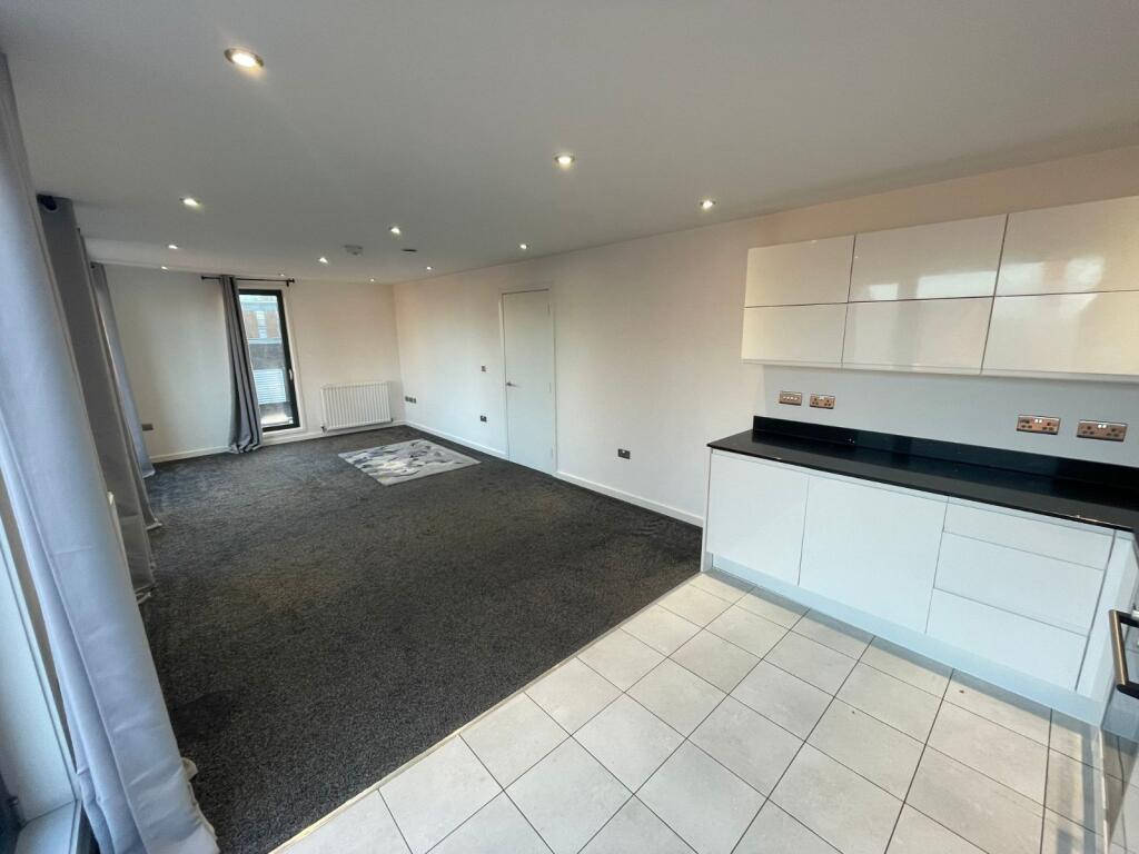 Apartment in Birmingham, Harborne - View 4