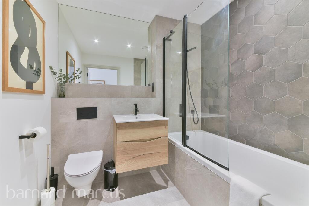 Apartment in London - More