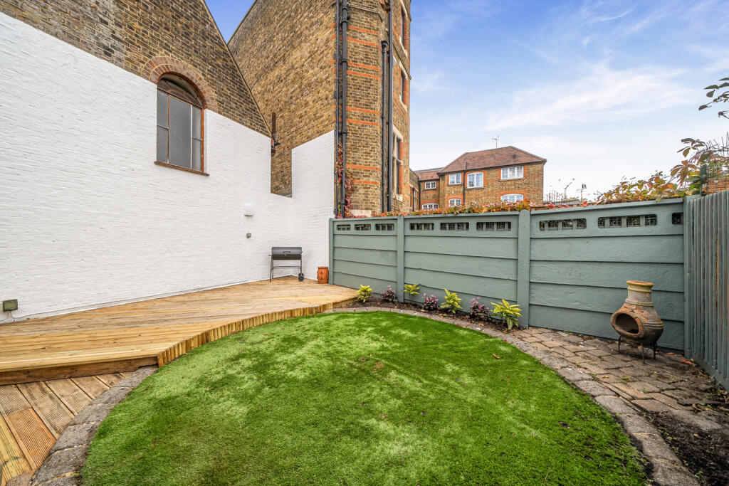House in London, Park Royal - View 5