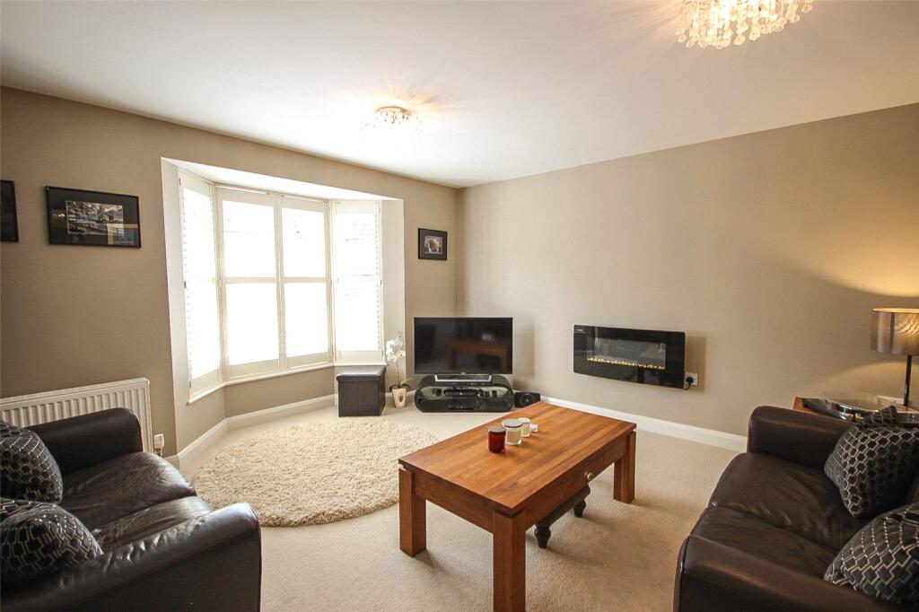 Woodpecker Close, Great Barford, Bedford, Bedfordshire, MK44 photo 4
