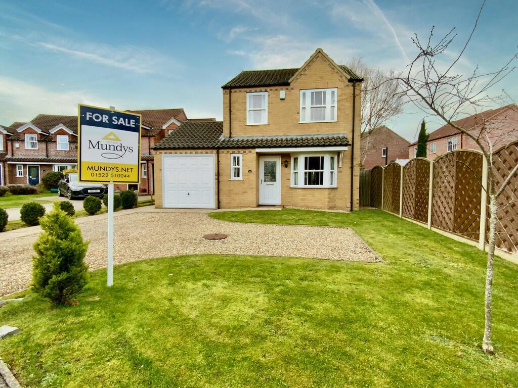 3-bed detached on Headland Way, Navenby, £295,000