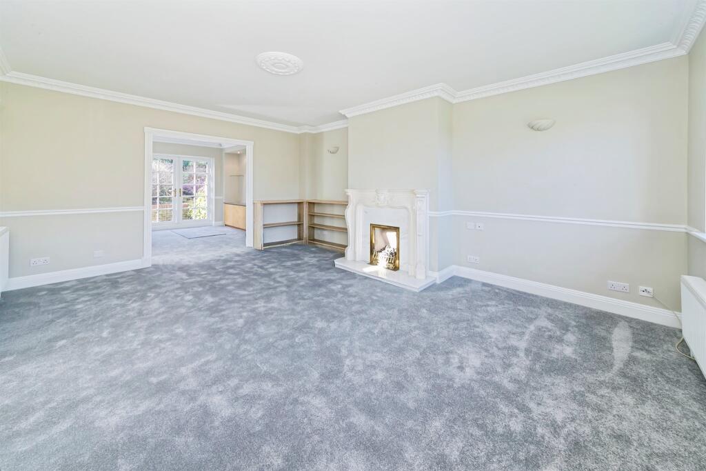 Turners Hill Road, East Grinstead photo 2