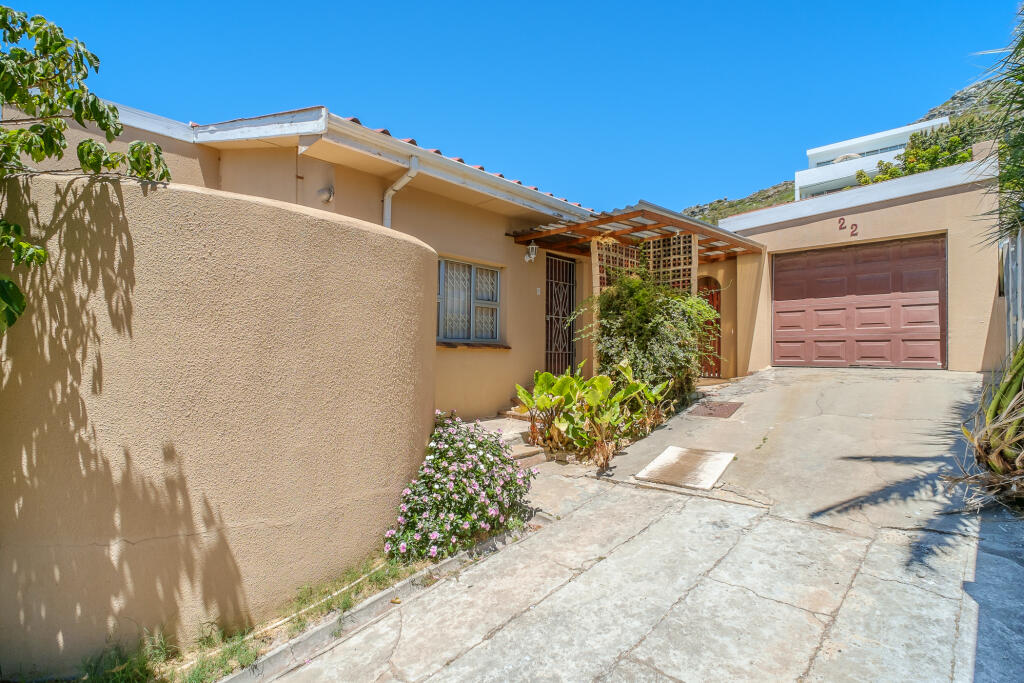 Main image of property: South Africa, Western Cape, Kommetjie, Teubes Road, 22