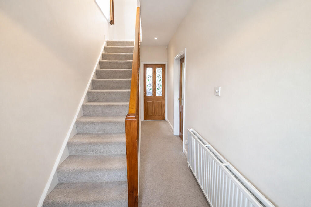 Crestville Road, Clayton, Bradford photo 3