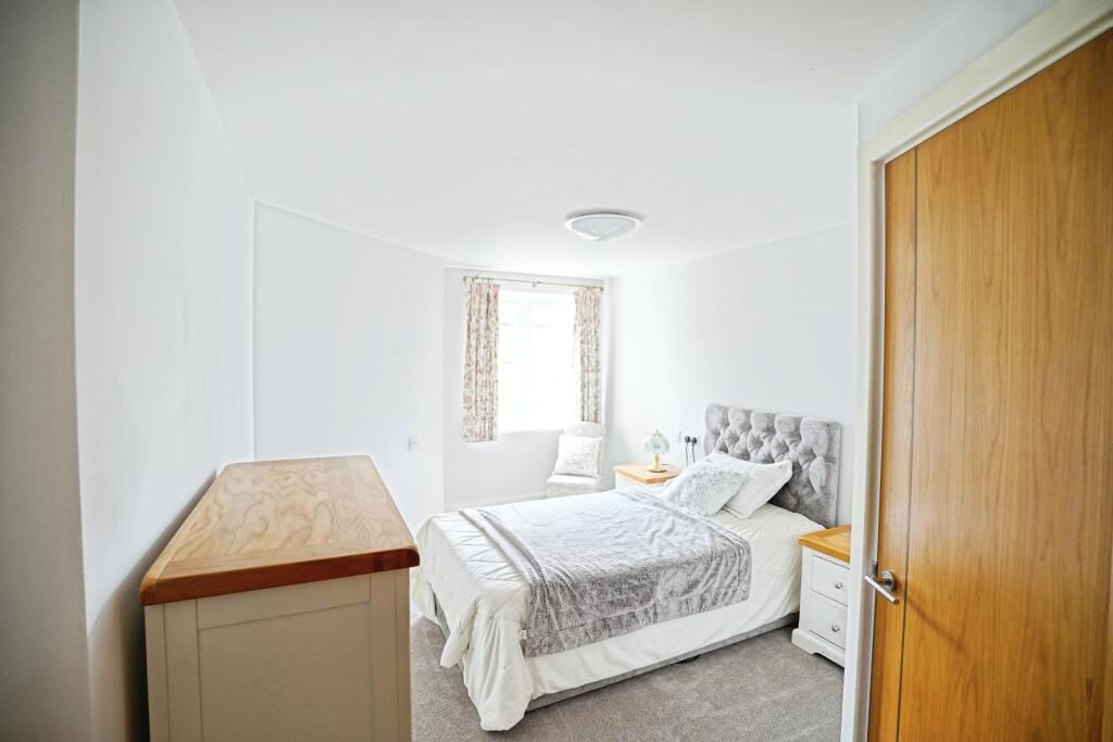 Apartment in East Hertfordshire, Hockerill, Bishop's Stortford - View 5