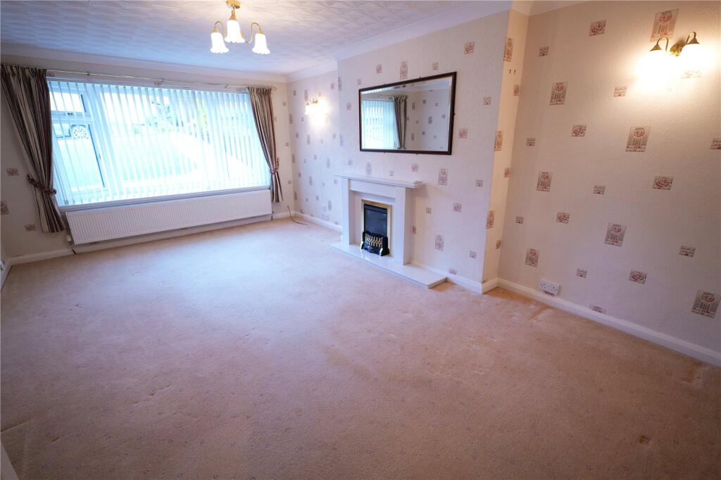 Derwent Close, Colne, Lancashire, BB8 photo 4